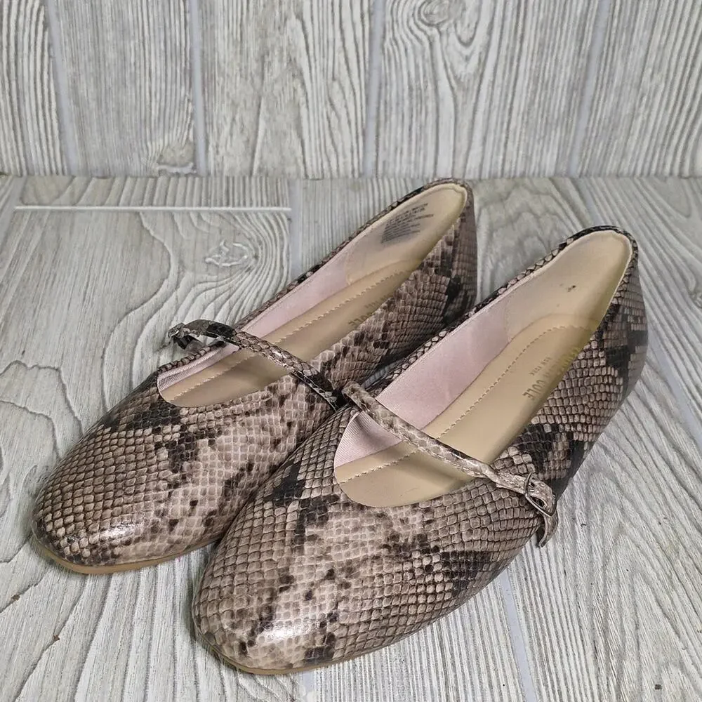Kenneth Cole pre owned